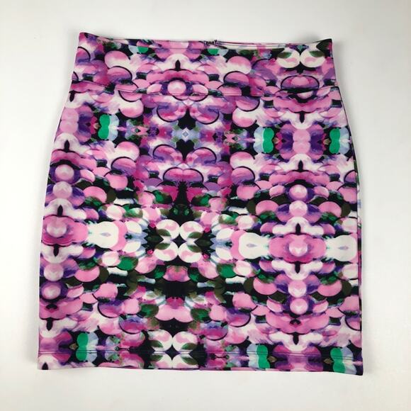 Nanette Lepore  Floral Mini Skirt Size Medium - Picture 1 of 7